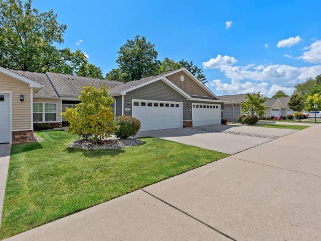 2 BR, 2 BA Apartment 22674 Oriole Drive Unit 24321C, Trenton, MI 48183
