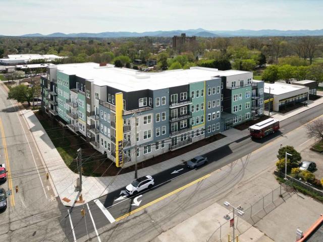 2 BR, 2 BA Apartment 226 Hilliard Avenue Unit 101, Asheville, NC 28801
