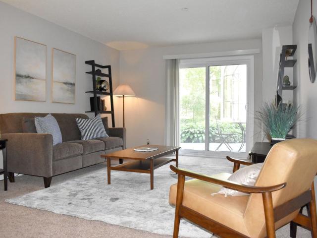2 BR, 2 BA Apartment 2285 Stewart Avenue Unit 2202, Saint Paul, MN 55116
