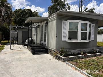 2 BR, 2 BA Apartment 2291 E Bay Drive, Largo, FL 33771