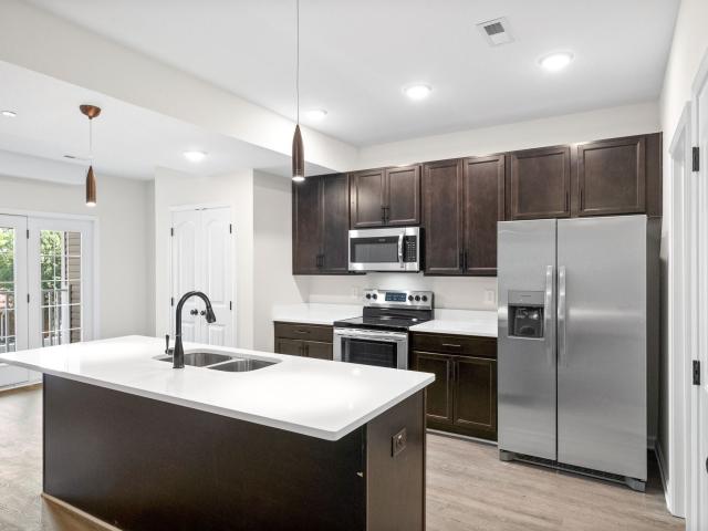 2 BR, 2 BA Apartment 229 East Johnson Circle Unit 229 B 201 E. Johnson, Clarksville, TN 37040