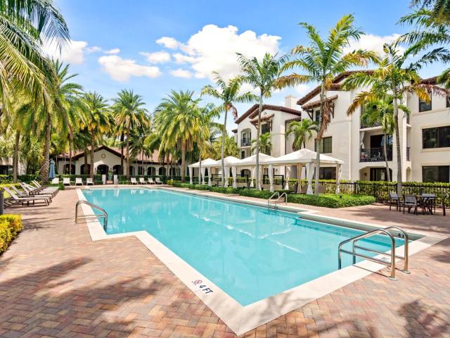 2 BR, 2 BA Apartment 2300 N 29th Ave Unit 14202, Hollywood, FL 33020