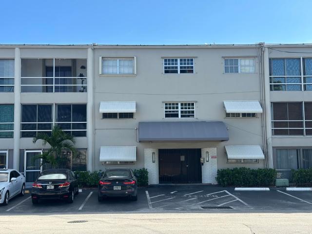 2 BR, 2 BA Apartment 2301 Northeast 14th Street Causeway, Pompano Beach, FL 33062
