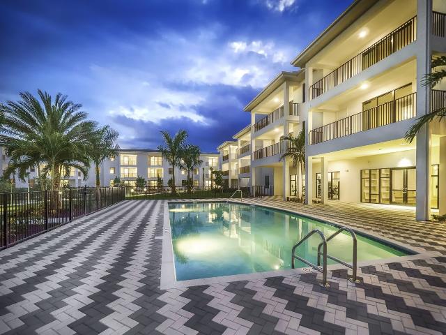 2 BR, 2 BA Apartment 2310 Southwest 17th Place Unit 305, Cape Coral, FL 33991