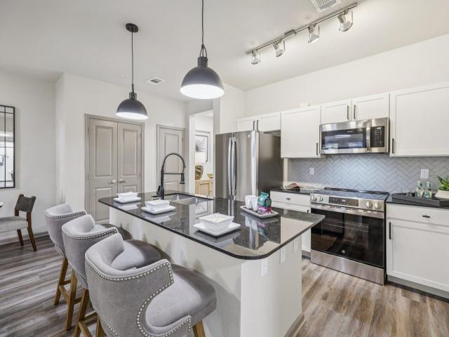 2 BR, 2 BA Apartment 2311 W Grapevine Mills Cir Unit 02412, Grapevine, TX 76051