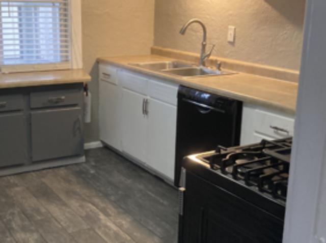 2 BR, 2 BA Apartment 2318 Logan Street, Rockford, IL 61103
