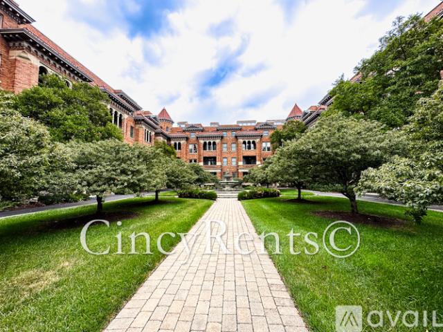 2 BR, 2 BA Apartment 2356 Park Ave, Unit 53, Cincinnati, OH 45206