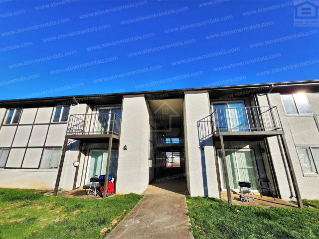 2 BR, 2 BA Apartment 235 Vinewood Rd, Mcminnville, TN 37110