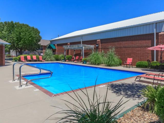 2 BR, 2 BA Apartment 2363 Chapel Ridge Pl Unit 17S, Salina, KS 67401