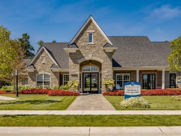 2 BR, 2 BA Apartment 2365 Barrington Drive Unit 19 101, Walled Lake, MI 48390