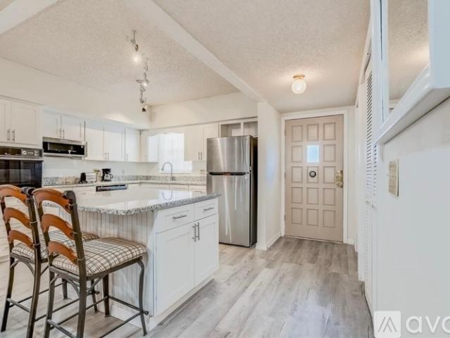 2 BR, 2 BA Apartment 2384 Tahitian Lane, Unit 28, Clearwater, FL 33763