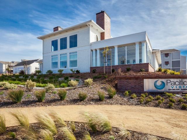 2 BR, 2 BA Apartment 2 Pacific Bay Circle Unit 2 beds, 2 baths, $4559, San Bruno, CA 94066