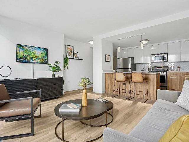 2 BR, 2 BA Apartment 343 West Wolf Point Plaza Unit 2505, Chicago, IL 60654