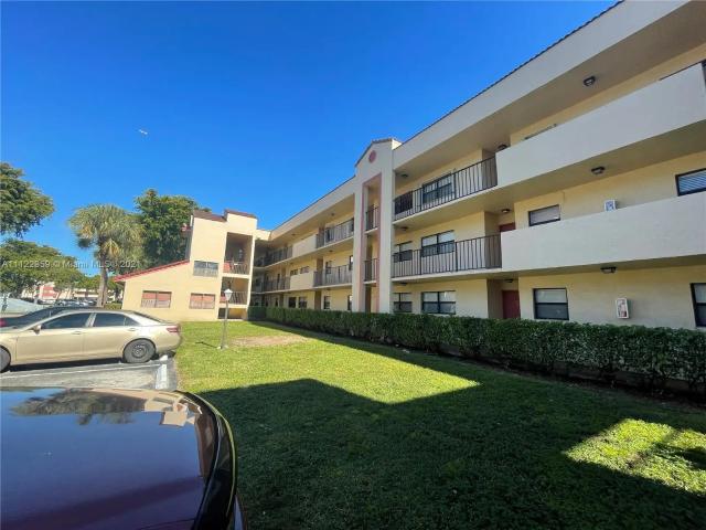 2 BR, 2 BA Apartment 3400 Foxcroft Rd, Miramar, FL 33025