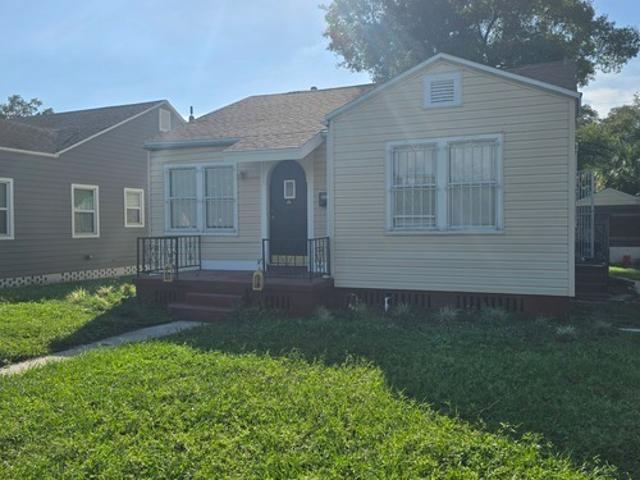 2 BR, 2 BA Apartment 3404 North Avon Avenue, Tampa, FL 33603