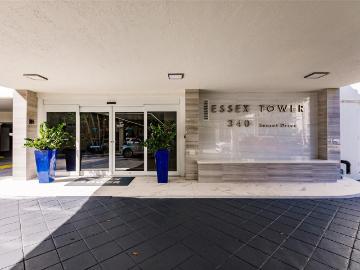 2 BR, 2 BA Apartment 340 Sunset Drive, Fort Lauderdale, FL 33301