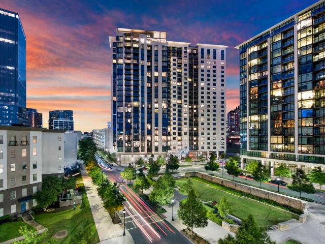 2 BR, 2 BA Apartment 3478 Lakeside Drive Northeast Unit 3104, Atlanta, GA 30326