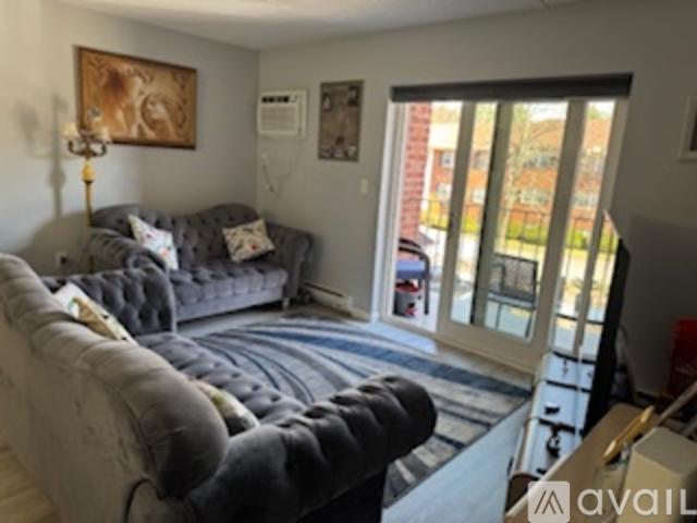 2 BR, 2 BA Apartment 34 Maple Crest Circle, Unit F, Holyoke, MA 01040
