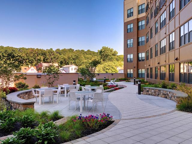 2 BR, 2 BA Apartment 34 Valley Rd Unit 34 206, Montclair, NJ 07042