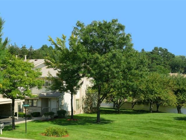 2 BR, 2 BA Apartment 35055 Muirwood Drive Unit 83104, Farmington, MI 48335