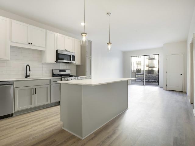 2 BR, 2 BA Apartment 3510 Beltline Boulevard Unit 151, Minneapolis, MN 55416