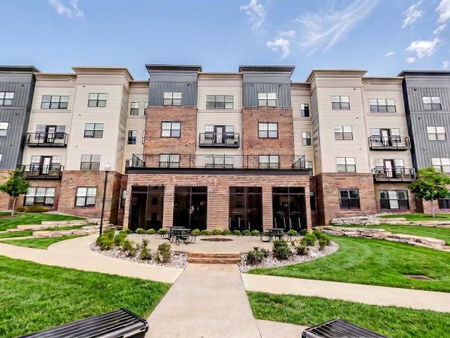 2 BR, 2 BA Apartment 351 Lincoln Avenue Unit Private Priced By Bed, Youngstown, OH 44502
