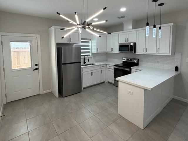 2 BR, 2 BA Apartment 3524 South Dominique Drive, Unit 3, Pharr, TX 78577