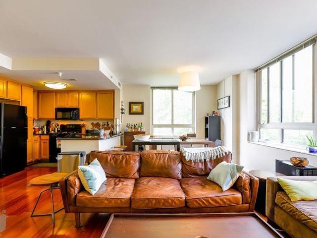 2 BR, 2 BA Apartment 355 I Street SW, Washington, DC 20024
