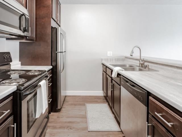 2 BR, 2 BA Apartment 360 Lexington Parkway South Unit 212, Saint Paul, MN 55105