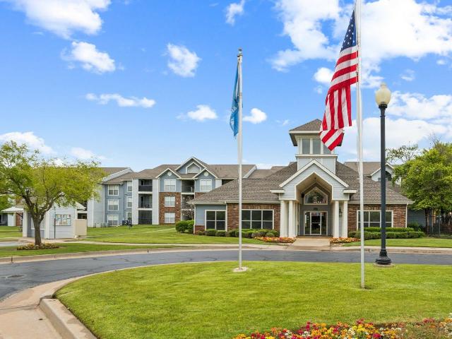 2 BR, 2 BA Apartment 360 N Pebble Creek Ter Unit 450 450 203, Mustang, OK 73064