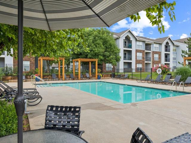 2 BR, 2 BA Apartment 360 N Pebble Creek Ter Unit 450 450 301, Mustang, OK 73064