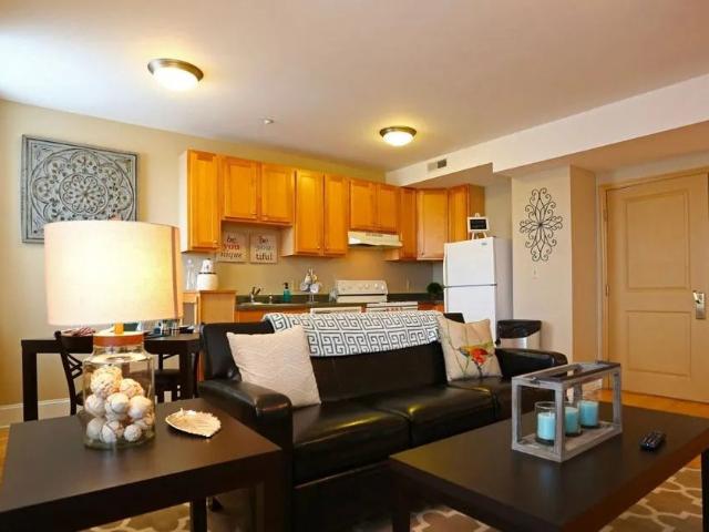 2 BR, 2 BA Apartment 3701 Lindell Boulevard Unit 07A, Saint Louis, MO 63108