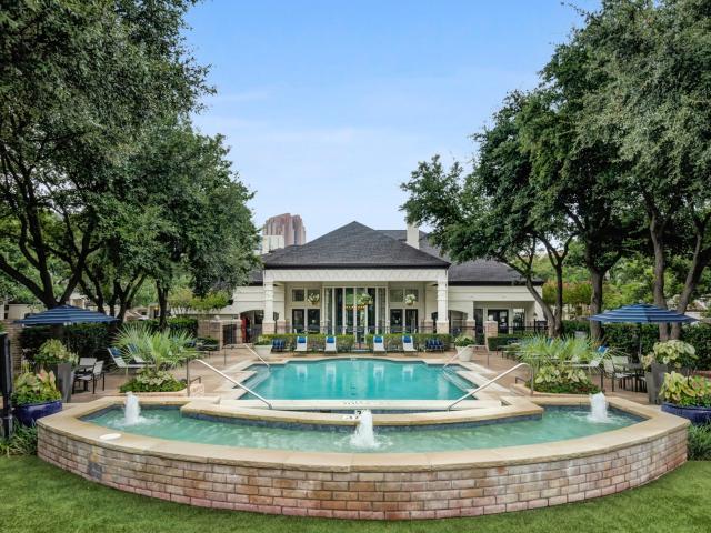 2 BR, 2 BA Apartment 3711 Cole Avenue Unit 322, Dallas, TX 75204