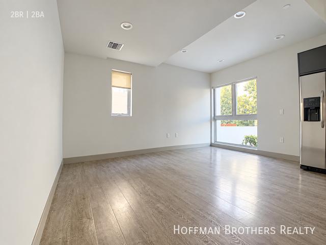 2 BR, 2 BA Apartment 3714 Kelton Ave, Los Angeles, CA 90034