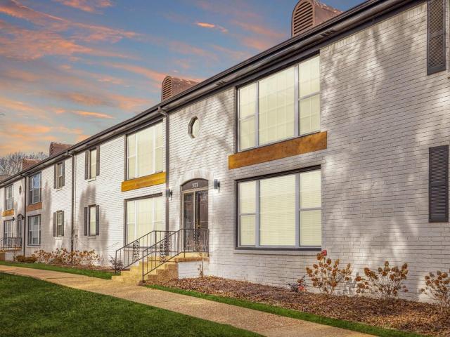 2 BR, 2 BA Apartment 371 North Highland Street Unit 383 383 1, Memphis, TN 38122