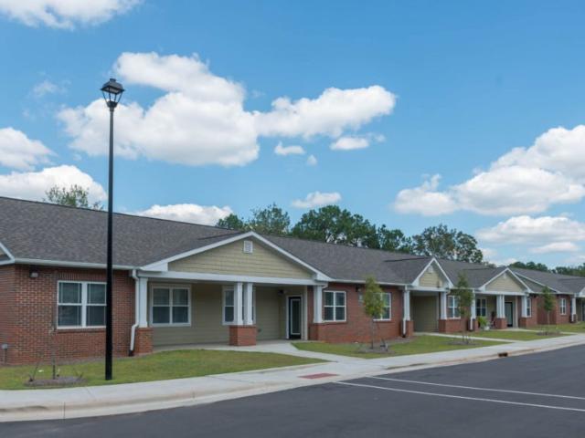 2 BR, 2 BA Apartment 372 Ash Street, Cochran, GA 31012