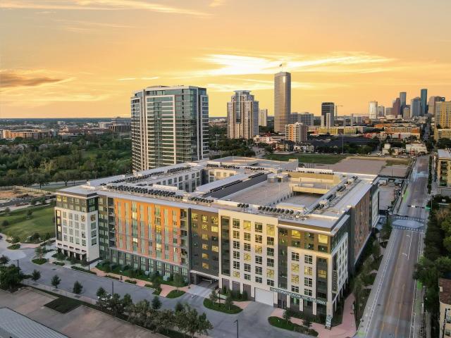 2 BR, 2 BA Apartment 3737 Cogdell Street Unit 437, Houston, TX 77019
