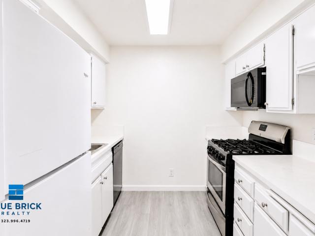 2 BR, 2 BA Apartment 3775 Beethoven St, Los Angeles, CA 90066