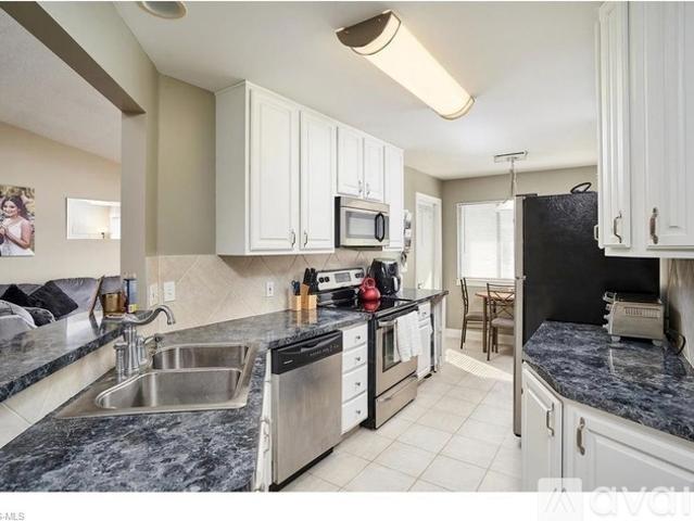 2 BR, 2 BA Apartment 3800 Rosemont Boulevard, Unit 103F, Akron, OH 44333
