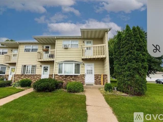 2 BR, 2 BA Apartment 3815 Fairfax Street, Unit 8, Eau Claire, WI 54701
