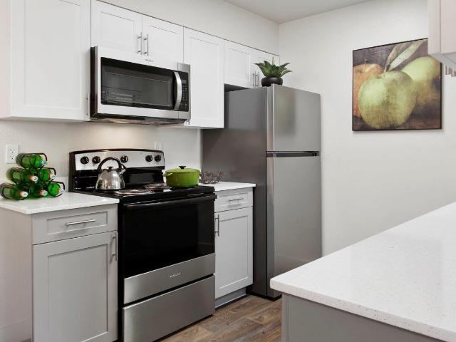 2 BR, 2 BA Apartment 3816 N. 83rd Avenue Unit 1107, Phoenix, AZ 85033