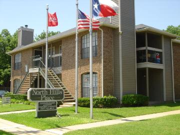 2 BR, 2 BA Apartment 3817 Booth Calloway Unit 3825, Fort Worth, TX 76118