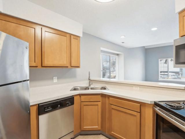 2 BR, 2 BA Apartment 3855 Oak Lake Circle Unit 8406C, Indianapolis, IN 46268