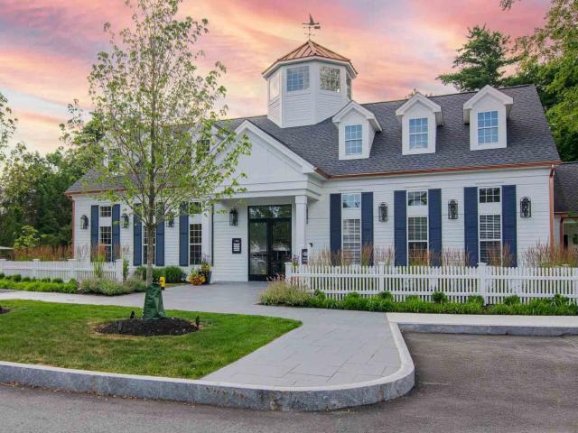 2 BR, 2 BA Apartment 38 Hawthorne Drive Unit 302, Bedford, NH 03110