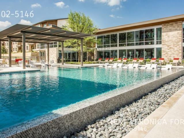 2 BR, 2 BA Apartment 3900 W Northwest Highway, Dallas, TX 75220