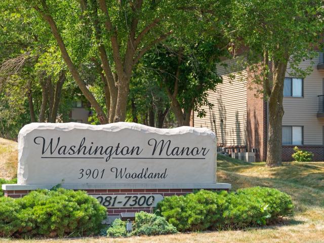 2 BR, 2 BA Apartment 3901 Woodland Avenue Unit C 13, West Des Moines, IA 50266