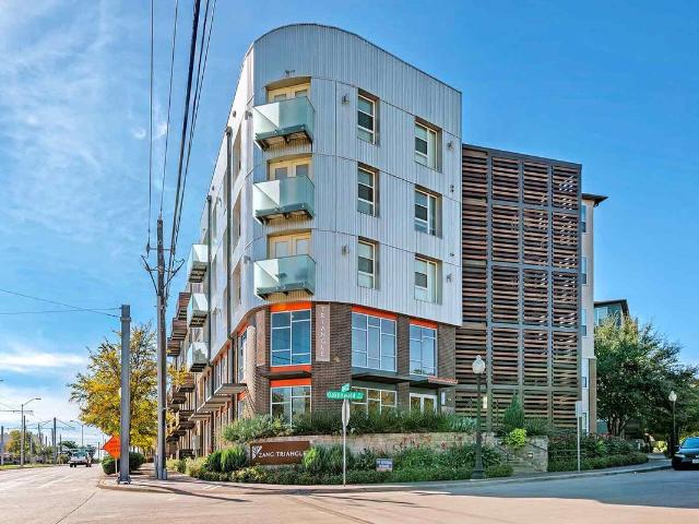 2 BR, 2 BA Apartment 390 East Oakenwald Street Unit 00 136, Dallas, TX 75203