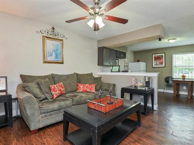 2 BR, 2 BA Apartment 3950 Mahaila Ave, San Diego, CA 77093