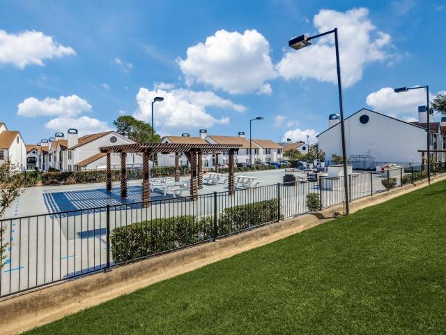 2 BR, 2 BA Apartment 3001 Crystal Springs Unit 112, Bedford, TX 76021