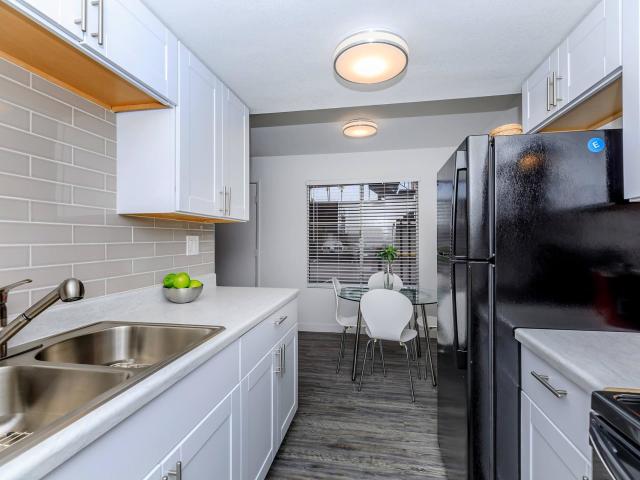 2 BR, 2 BA Apartment 3001 North Black Canyon Highway Unit B37, Phoenix, AZ 85015
